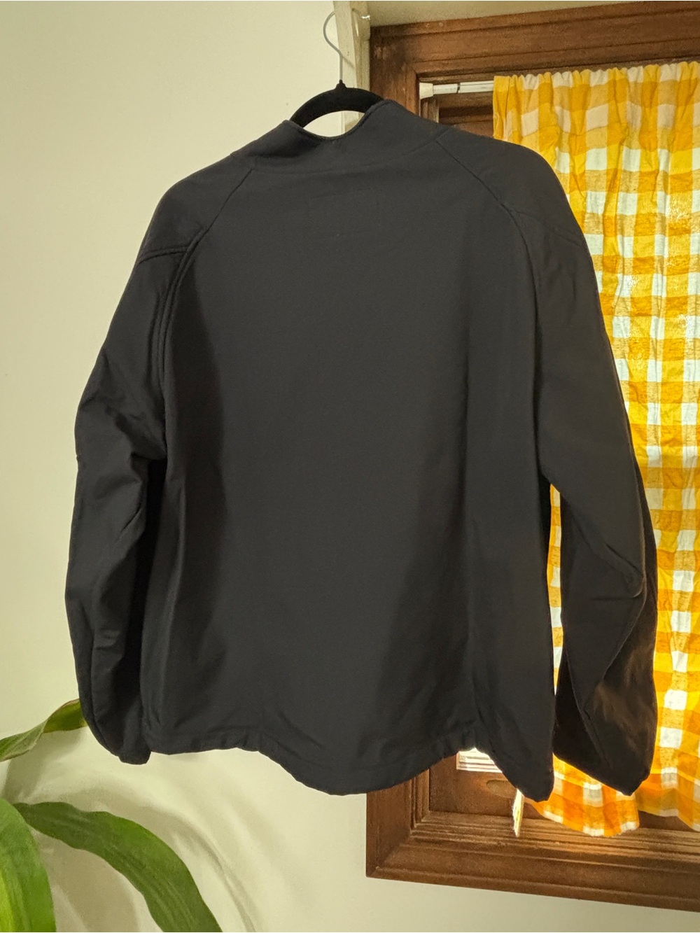 Orvis Men's Dark Navy Softshell Raincoat - Picture 4 of 6
